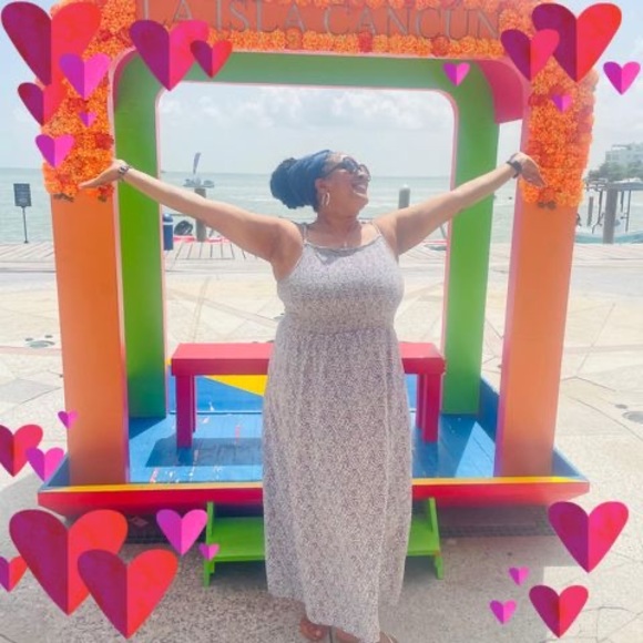 Meet your Posher, Lydia - Picture 1 of 1